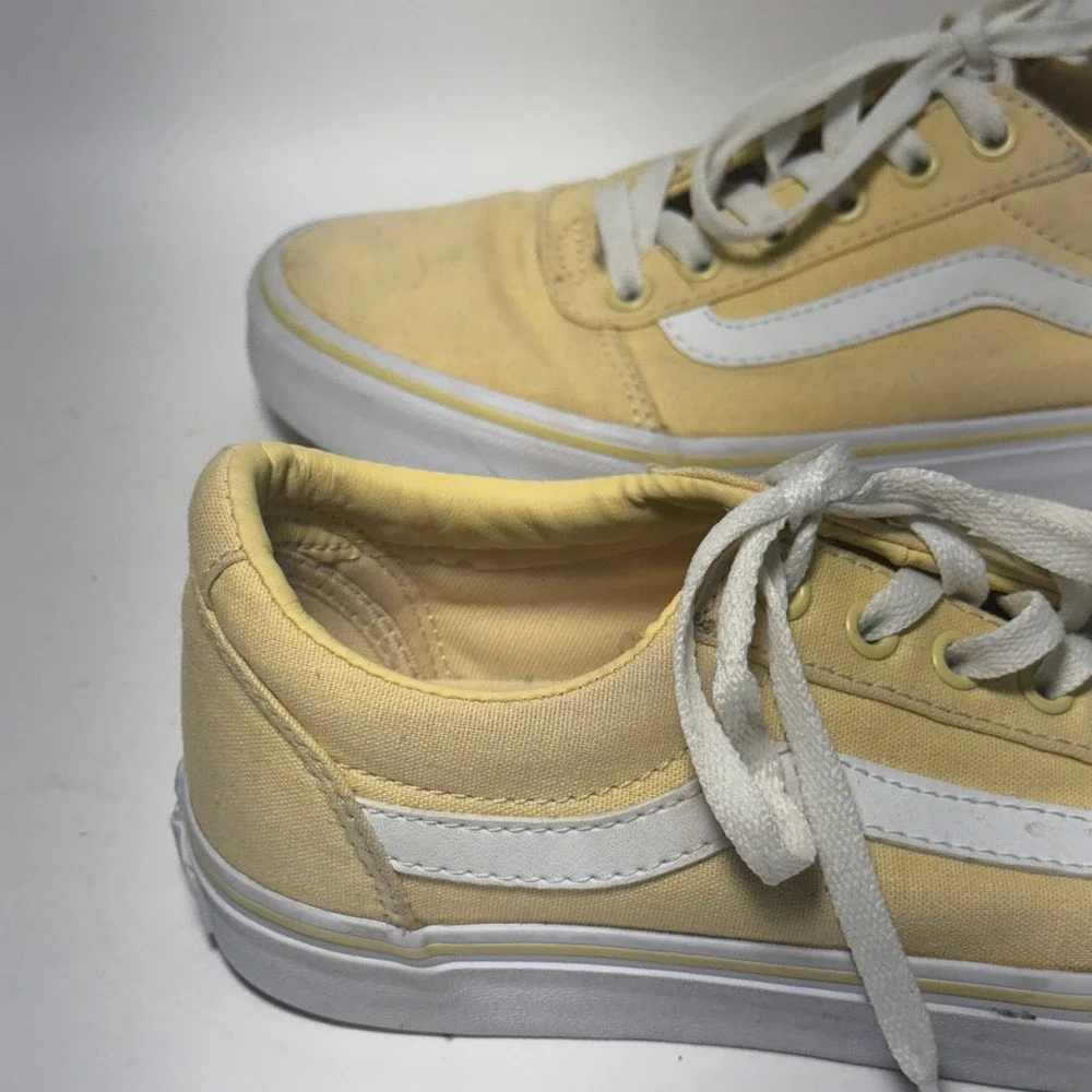 Vans Ward Low Top‎ Pale Yellow Canvas Skate Shoes Womens 7.5 500714